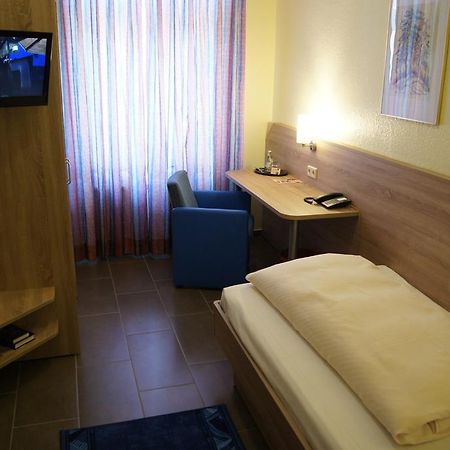 Hotel "Drei Rosen" Ohg Regina & Hans - Peter Fassbinder Leinefelde-Worbis Luaran gambar
