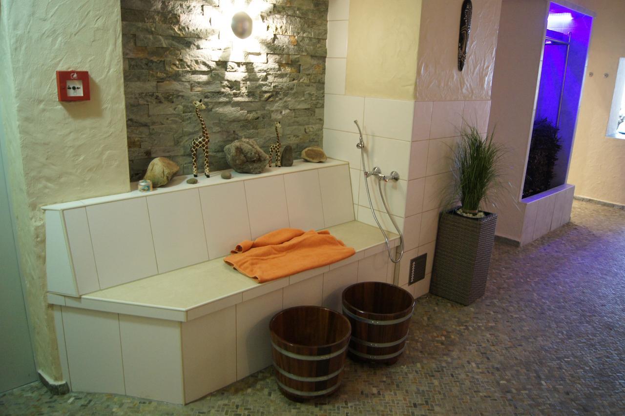 Hotel "Drei Rosen" Ohg Regina & Hans - Peter Fassbinder Leinefelde-Worbis Luaran gambar
